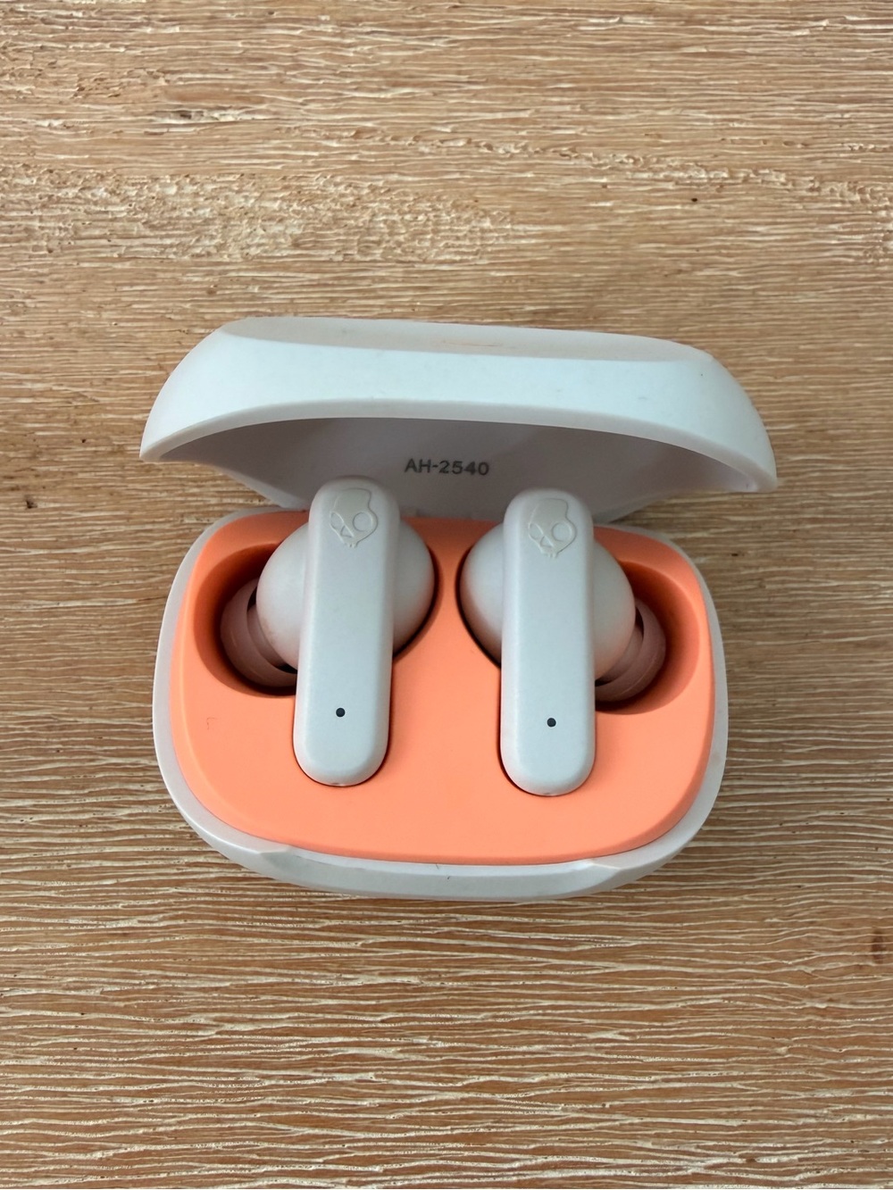 Skullcandy True Wireless Earbuds in Peach and White